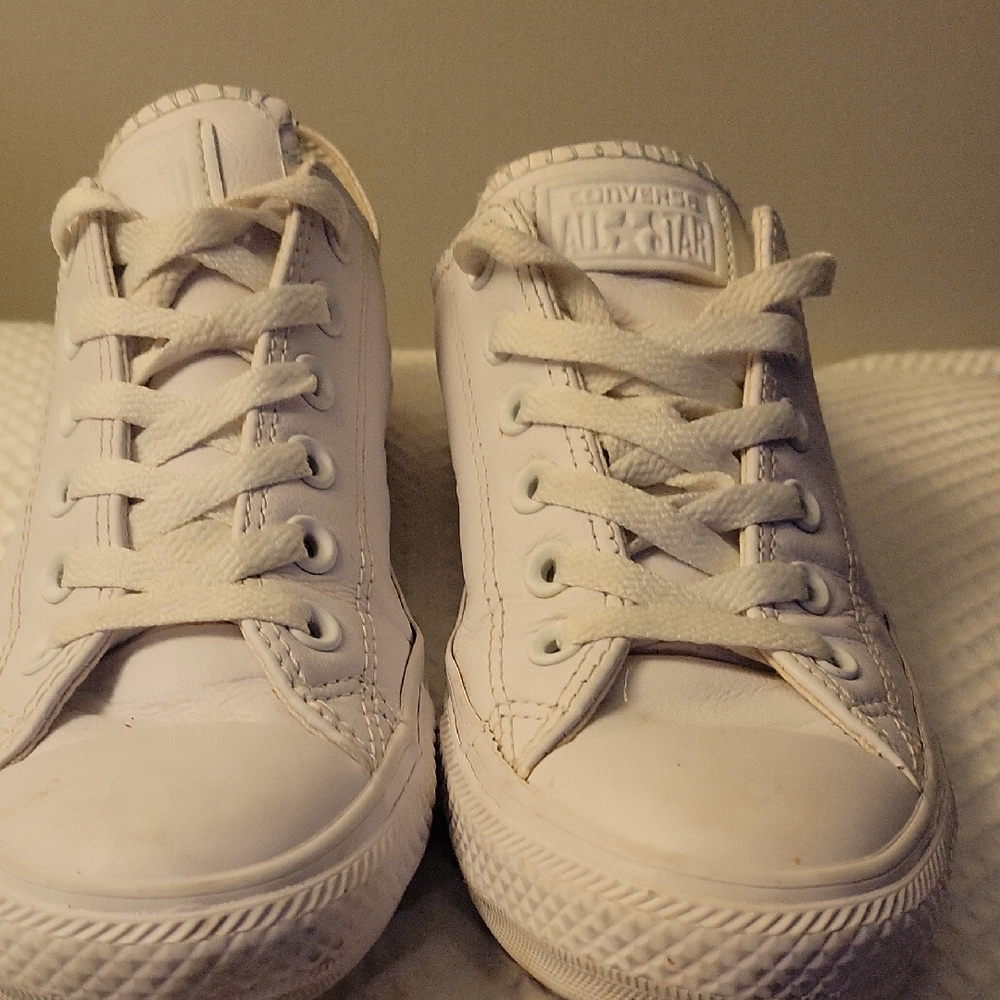 Converse Woman Classic White Sneakers